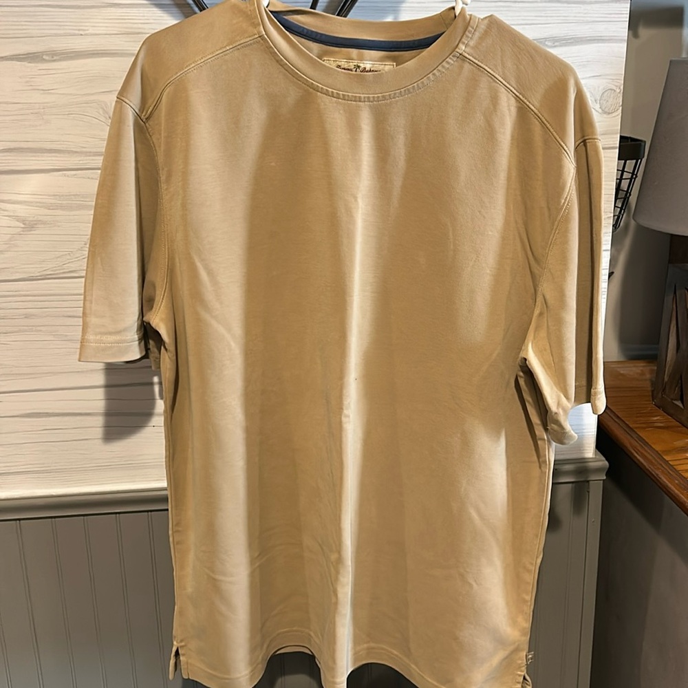 Tommy Bahama men’s medium soft t shirt